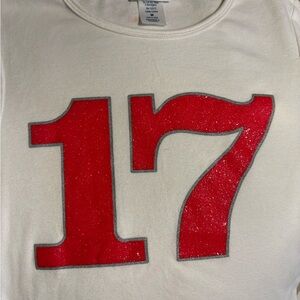 Vintage 2003 Seventeen 17  white/red Tee.      By seventeen/registered trademark